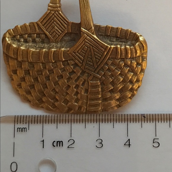 Pewter Basket Brooch by Danforth of Middlebury, Vermont, Pewterers - Picture 6 of 10